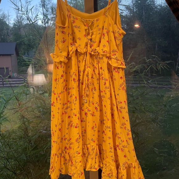 Summer dress - Picture 2 of 3